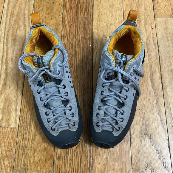 Montrail Shoes - Montrail GEND71371 Vibram Sole Hiking Shoes 7